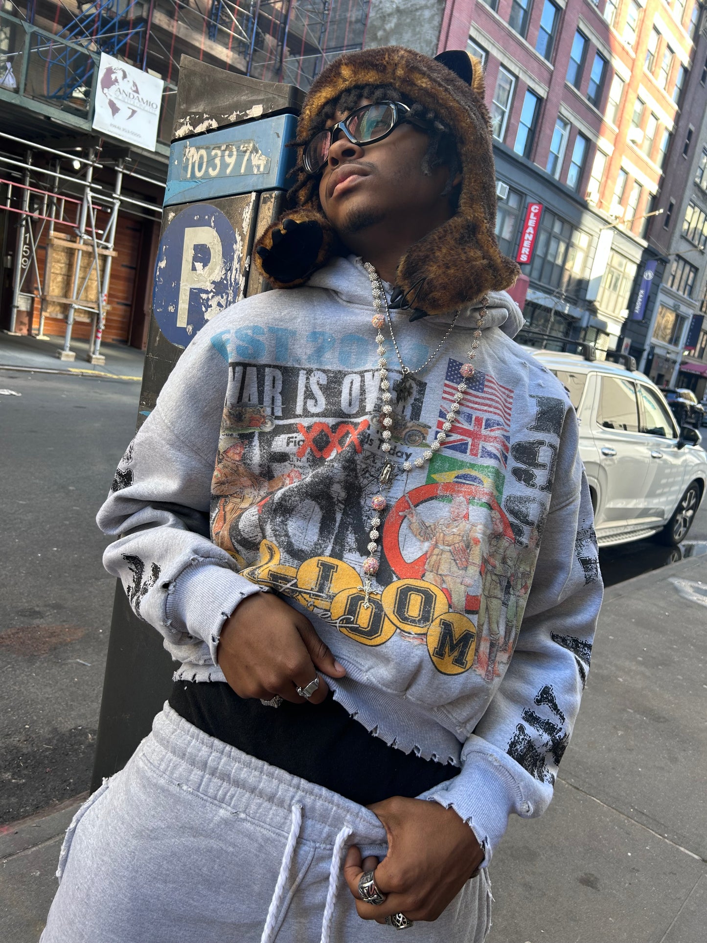 HEIRLOOM "W.A.R." HOODIE