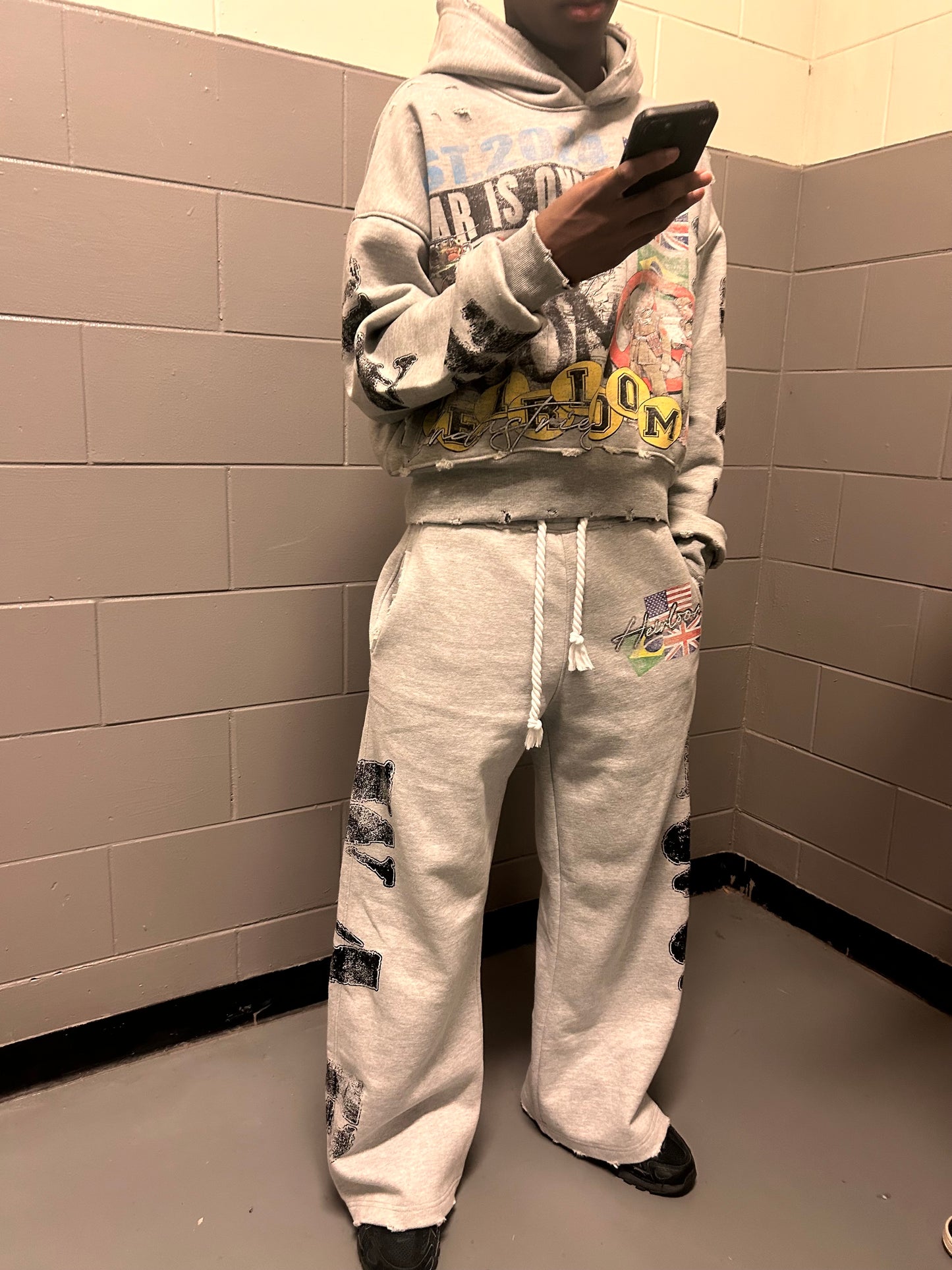 HEIRLOOM "W.A.R." SWEATS