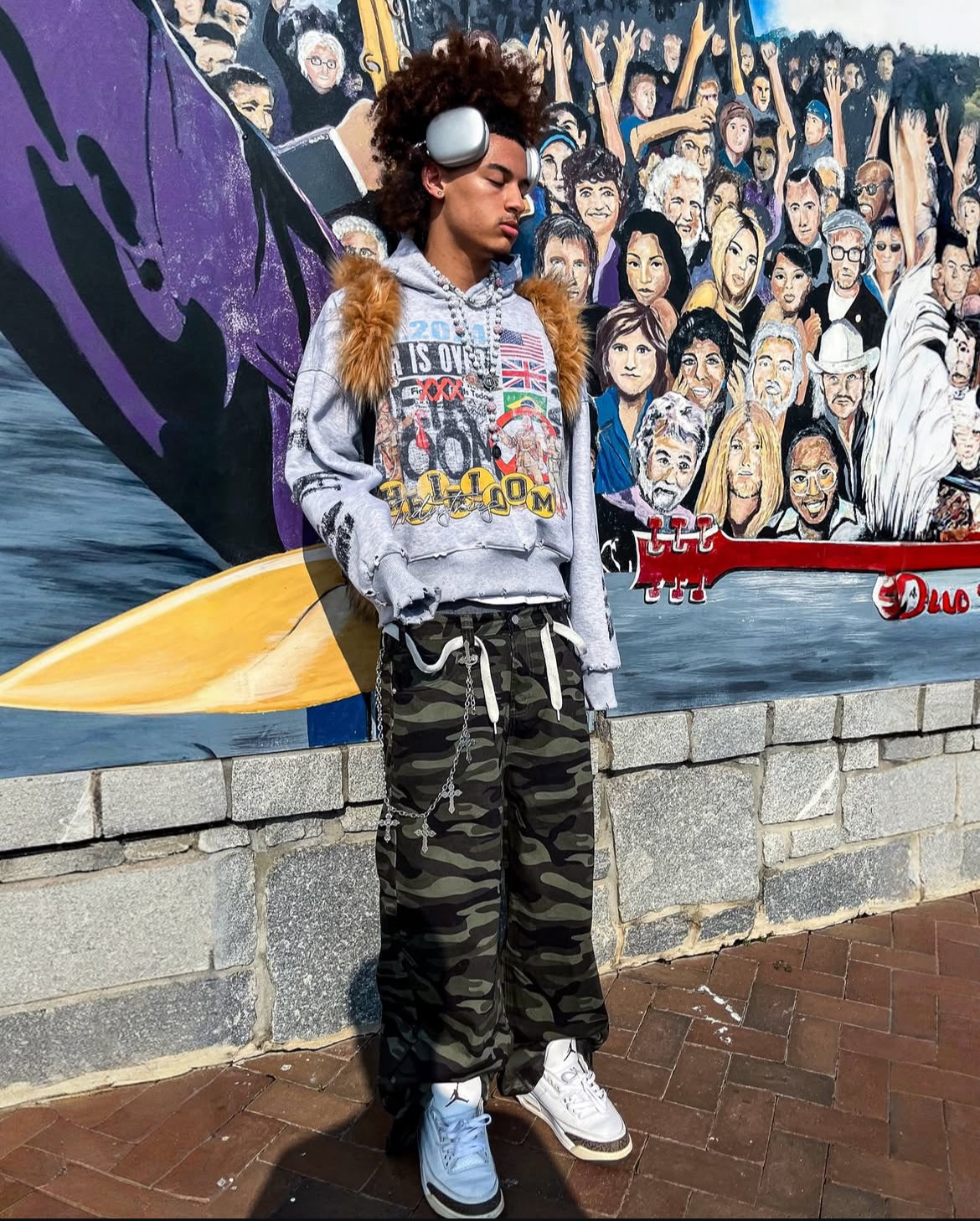 HEIRLOOM "W.A.R." HOODIE